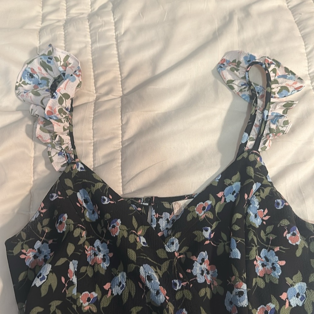 Floral Ruffle Strap Romper - Picture 2 of 5